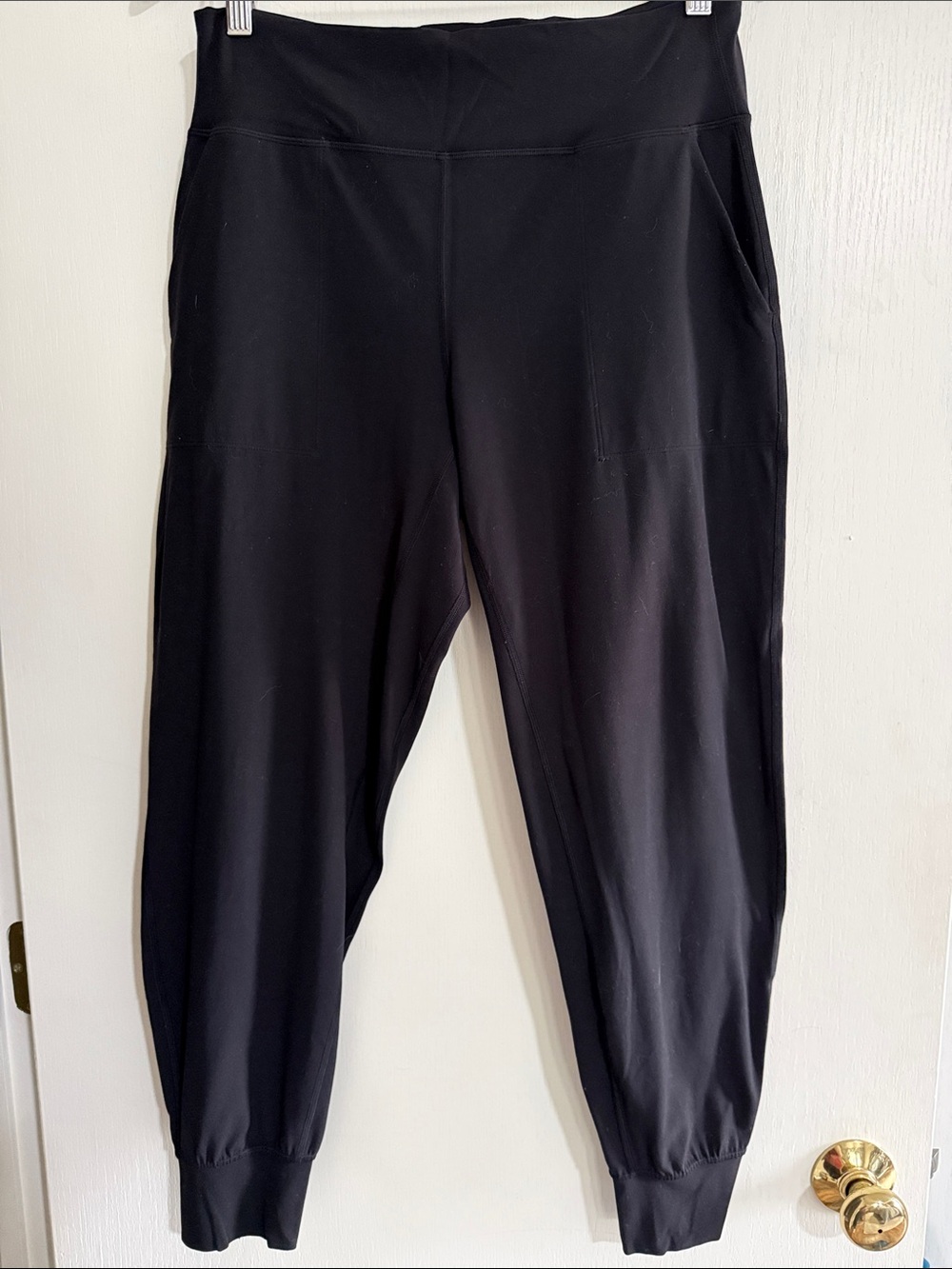 lululemon athletica Black Cropped Jogger Leggings - Picture 3 of 4